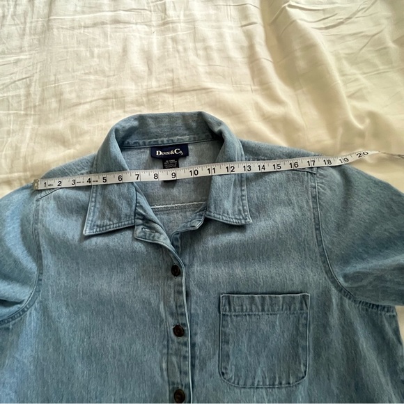 Denim and Co. cropped floral embroidered denim button up shirt Sz Large - Picture 9 of 9